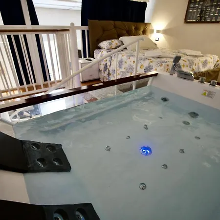 Maja With Jacuzzi * Ischia